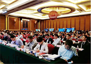 Zongheng получила две награды на 9-м Китайском (международном) саммите лидеров отрасли систем коммерческого отображения.